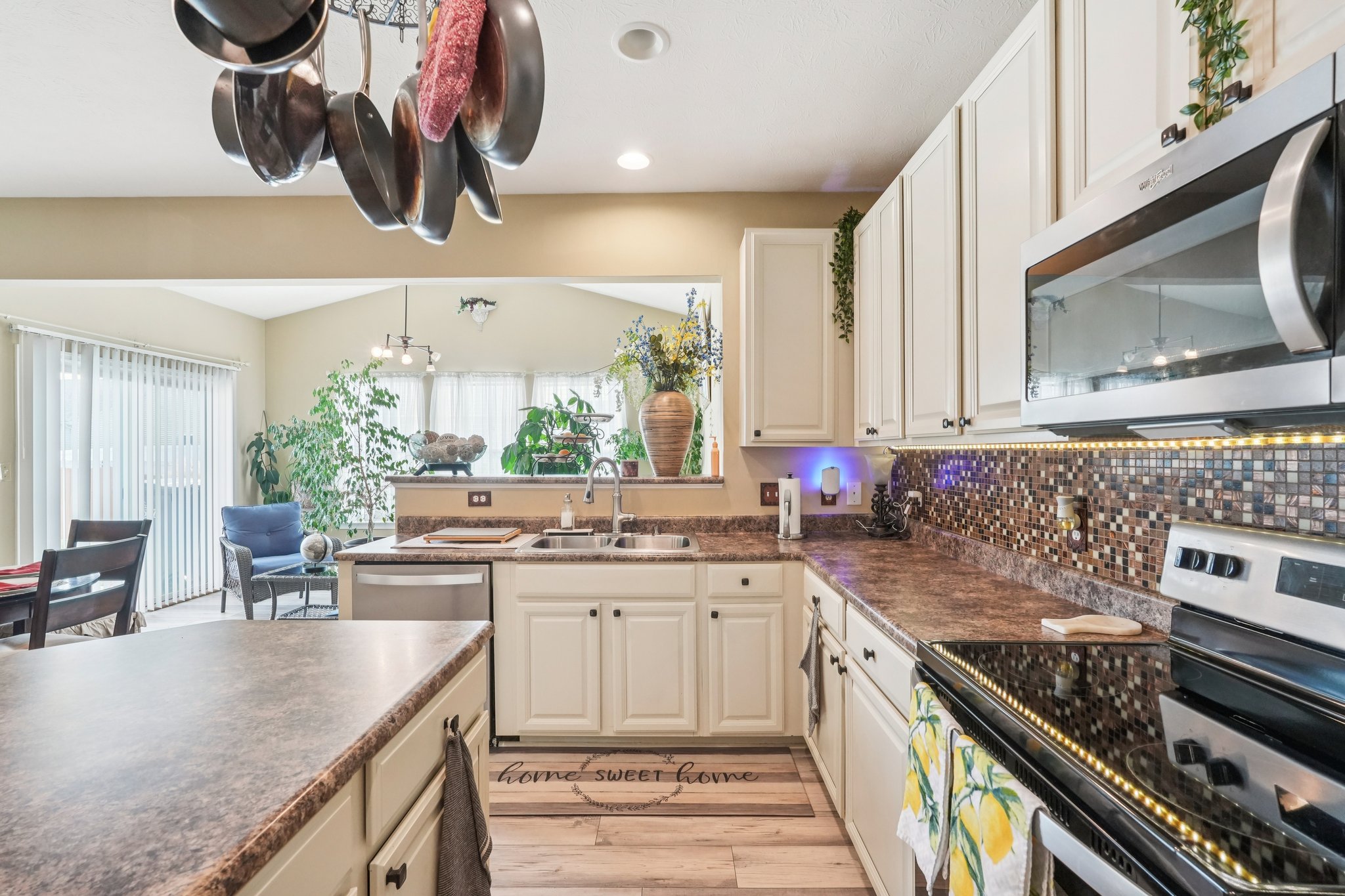 Gates Corner Dr-S0703-028.jpg