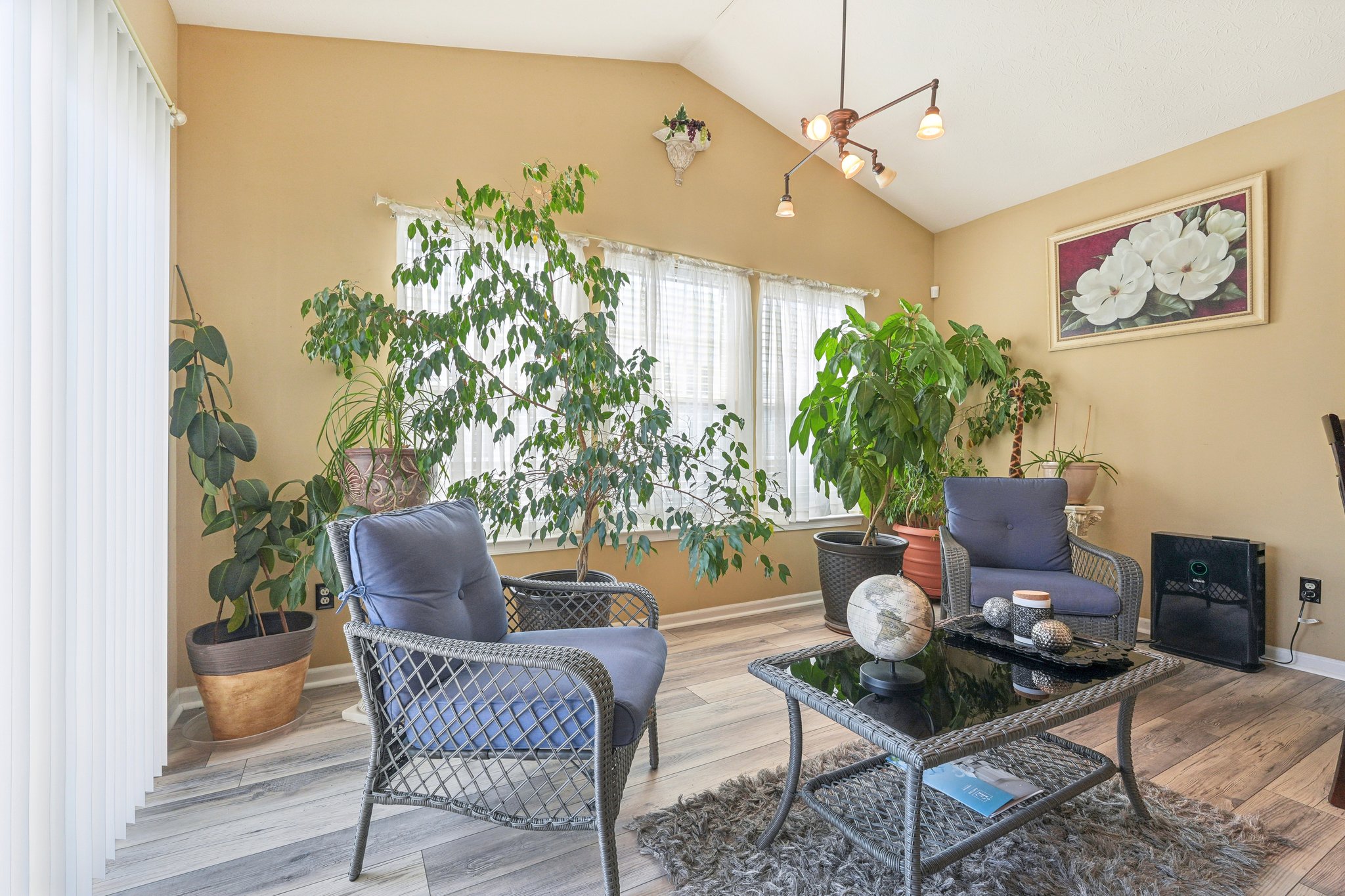 Gates Corner Dr-S0703-032.jpg