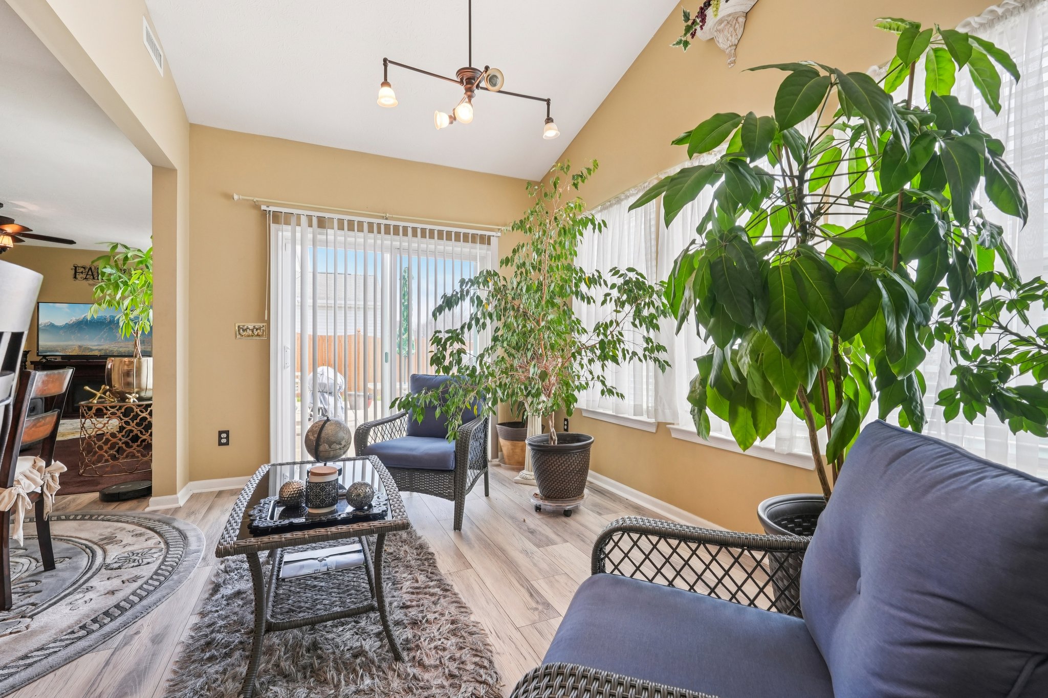 Gates Corner Dr-S0703-033.jpg