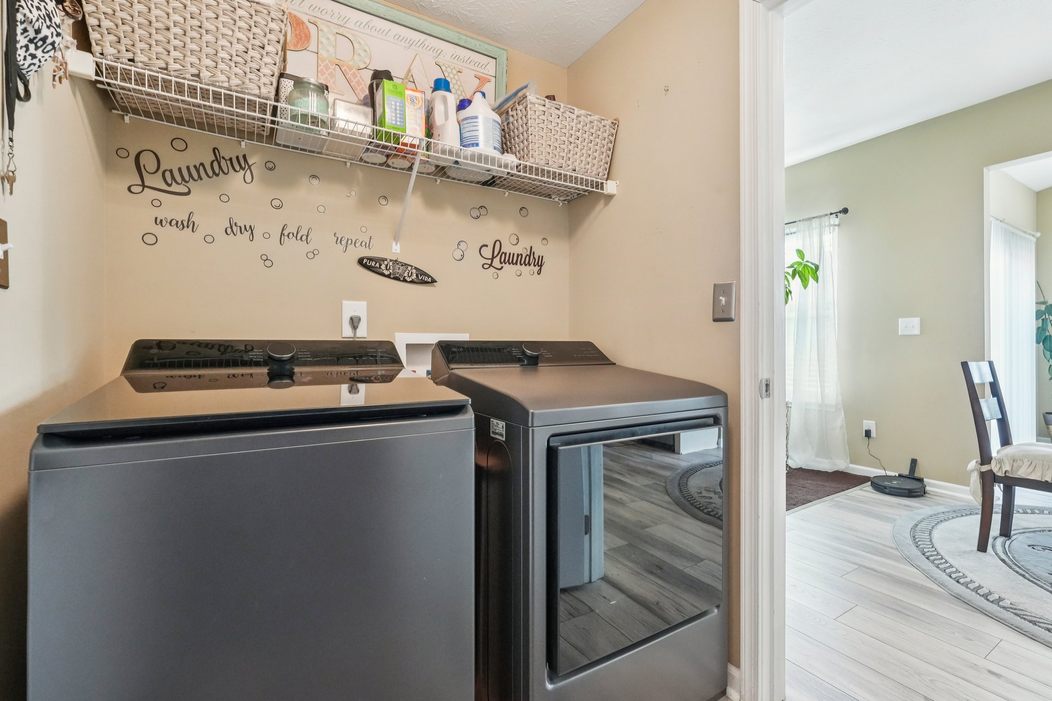 Gates Corner Dr-S0703-036.jpg