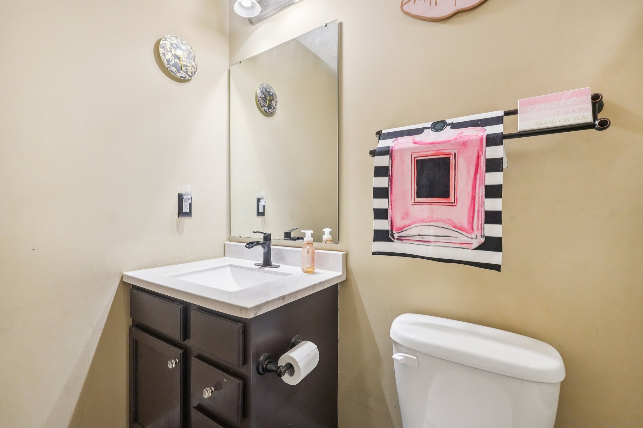 Gates Corner Dr-S0703-051.jpg