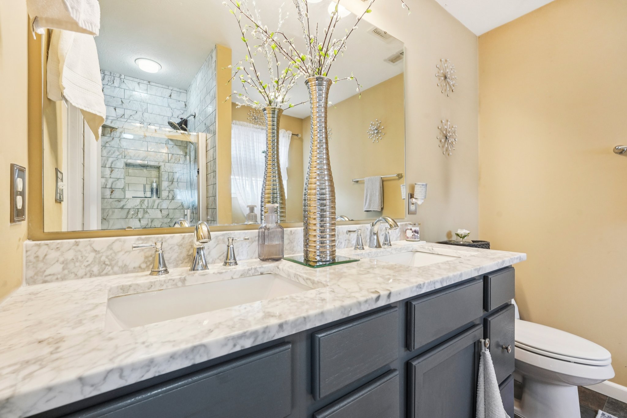 Gates Corner Dr-S0703-053.jpg