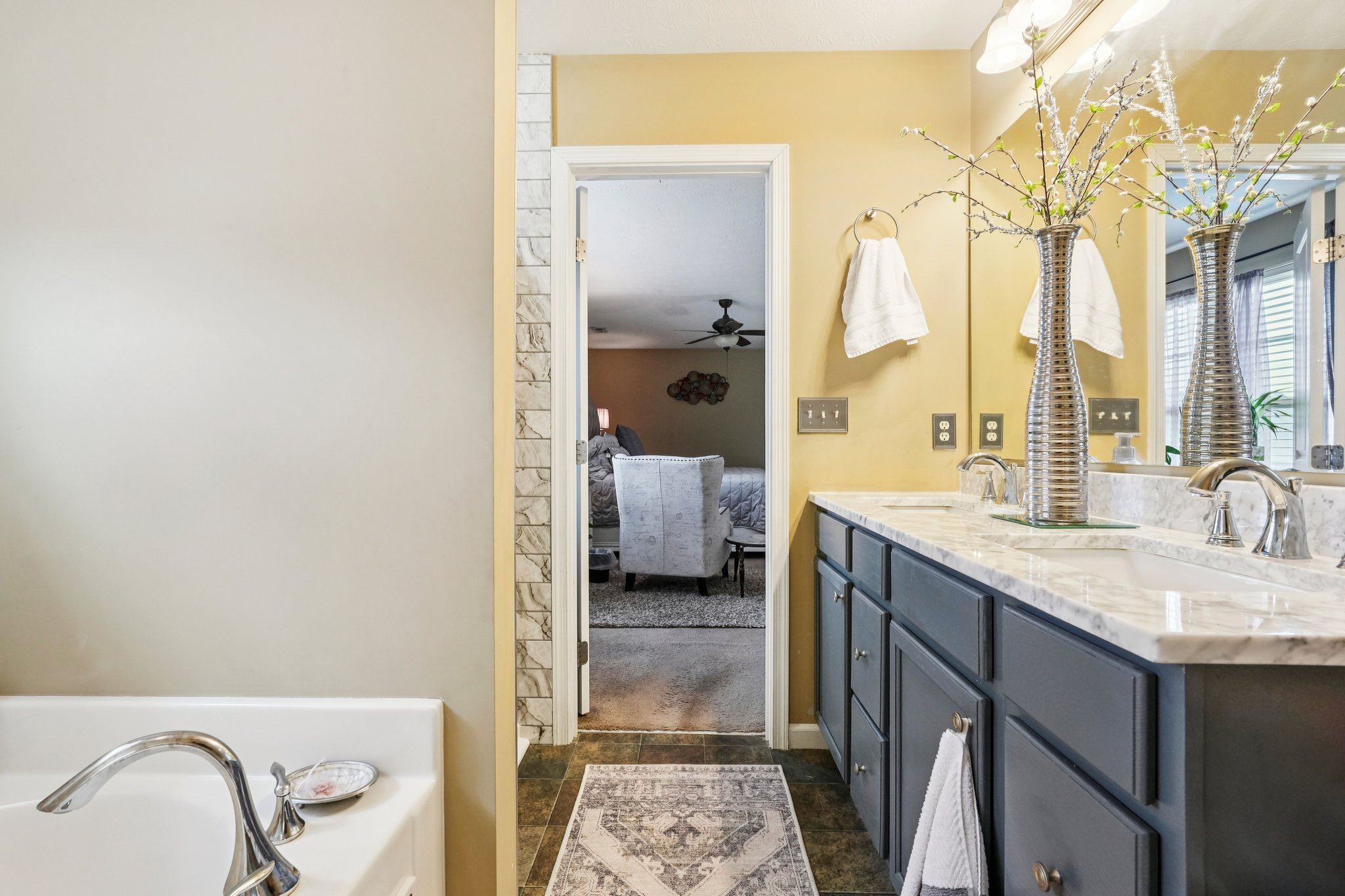 Gates Corner Dr-S0703-058.jpg