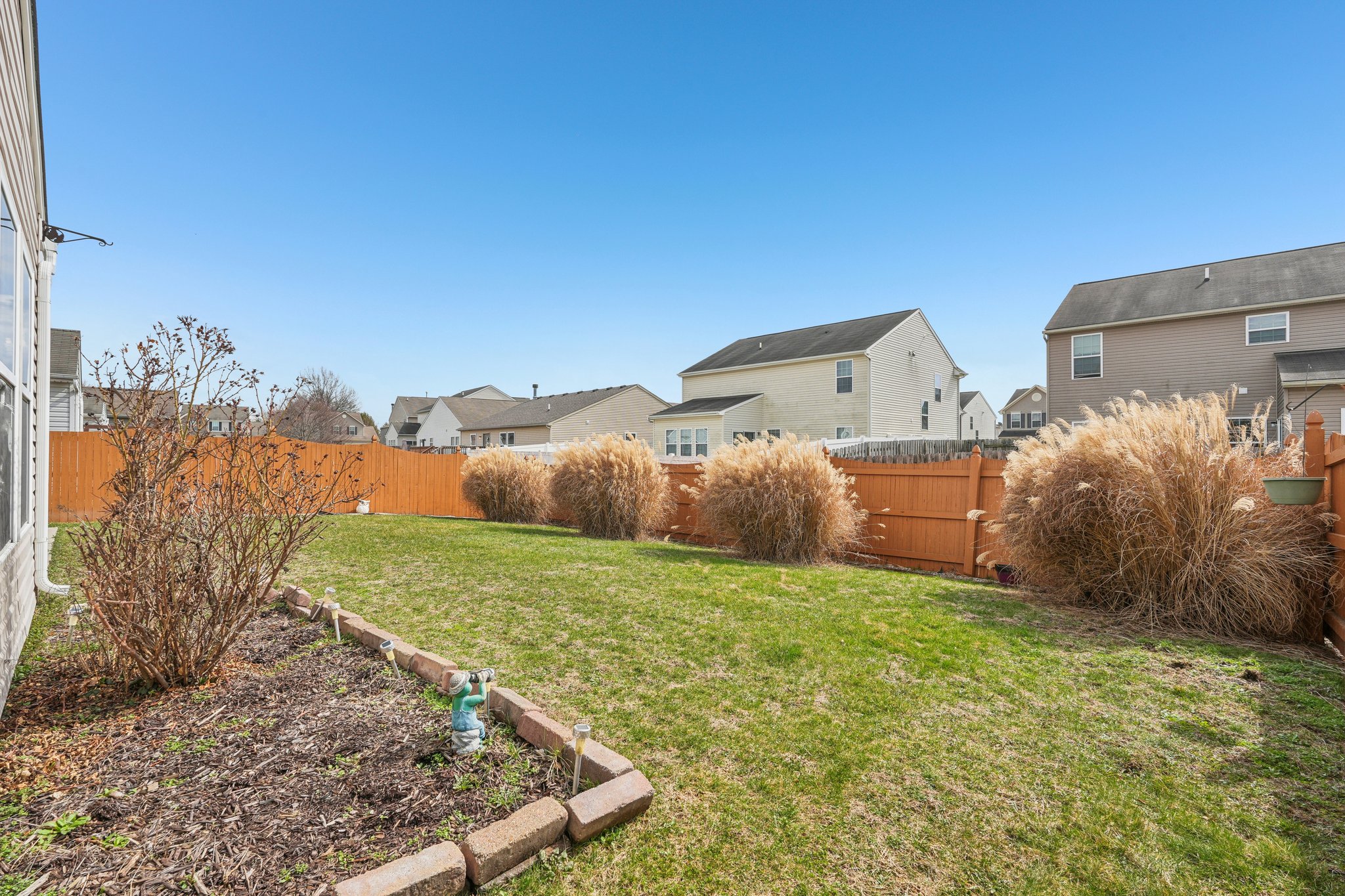 Gates Corner Dr-S0703-067.jpg