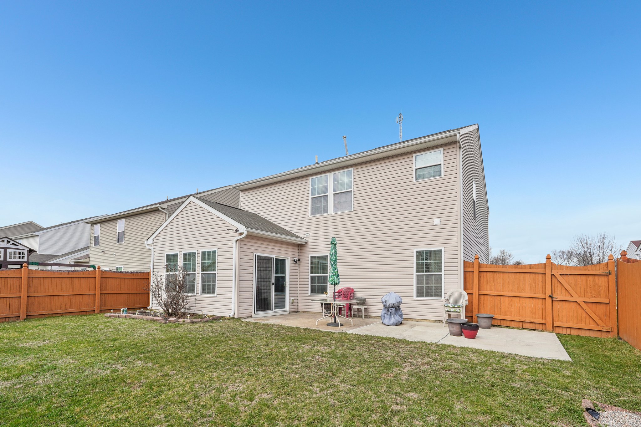 Gates Corner Dr-S0703-068.jpg