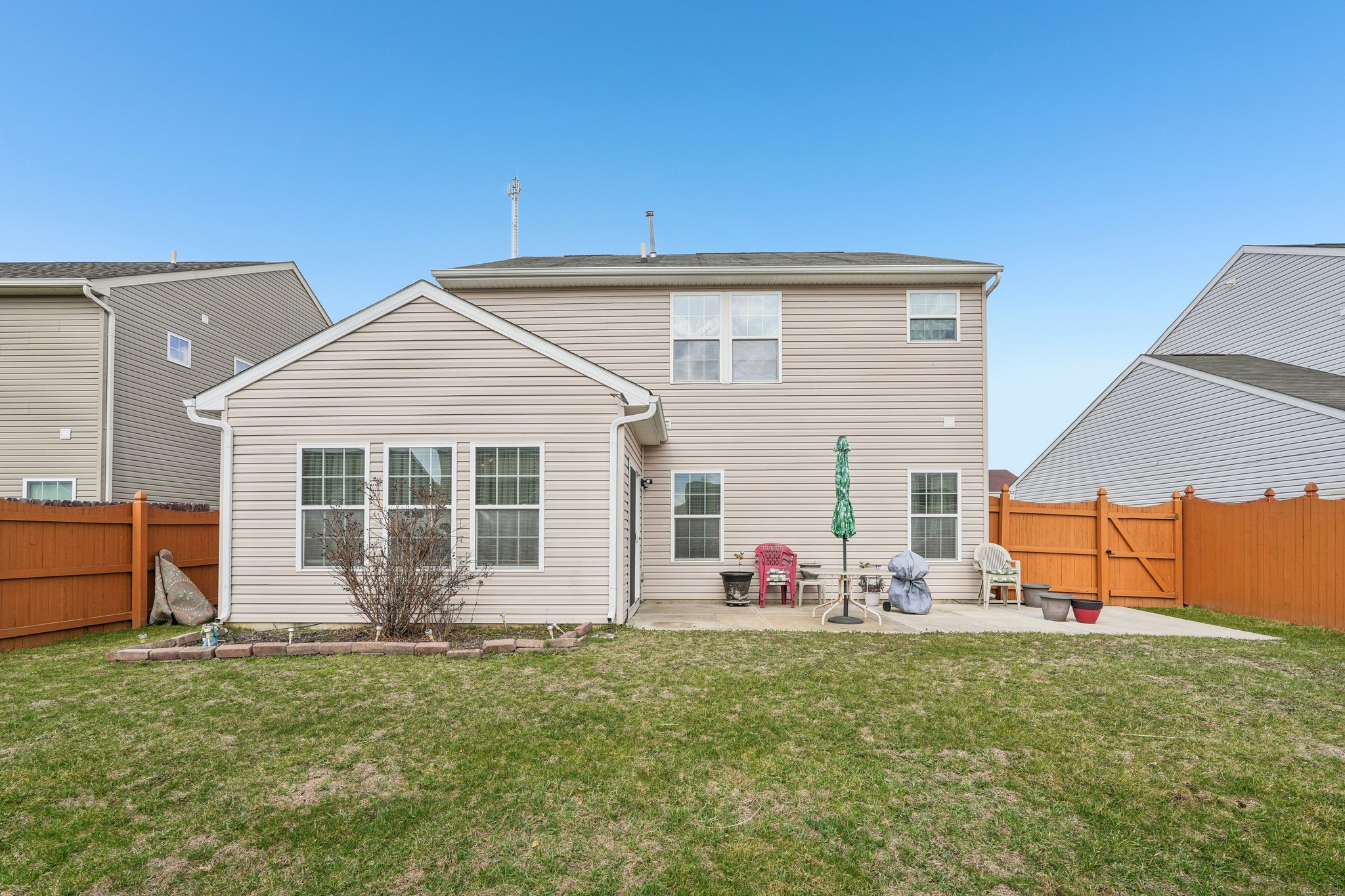 Gates Corner Dr-S0703-069.jpg