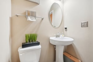 Gates Corner Dr-S0703-035.jpg