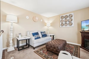 Gates Corner Dr-S0703-042.jpg