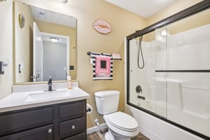 Gates Corner Dr-S0703-050.jpg