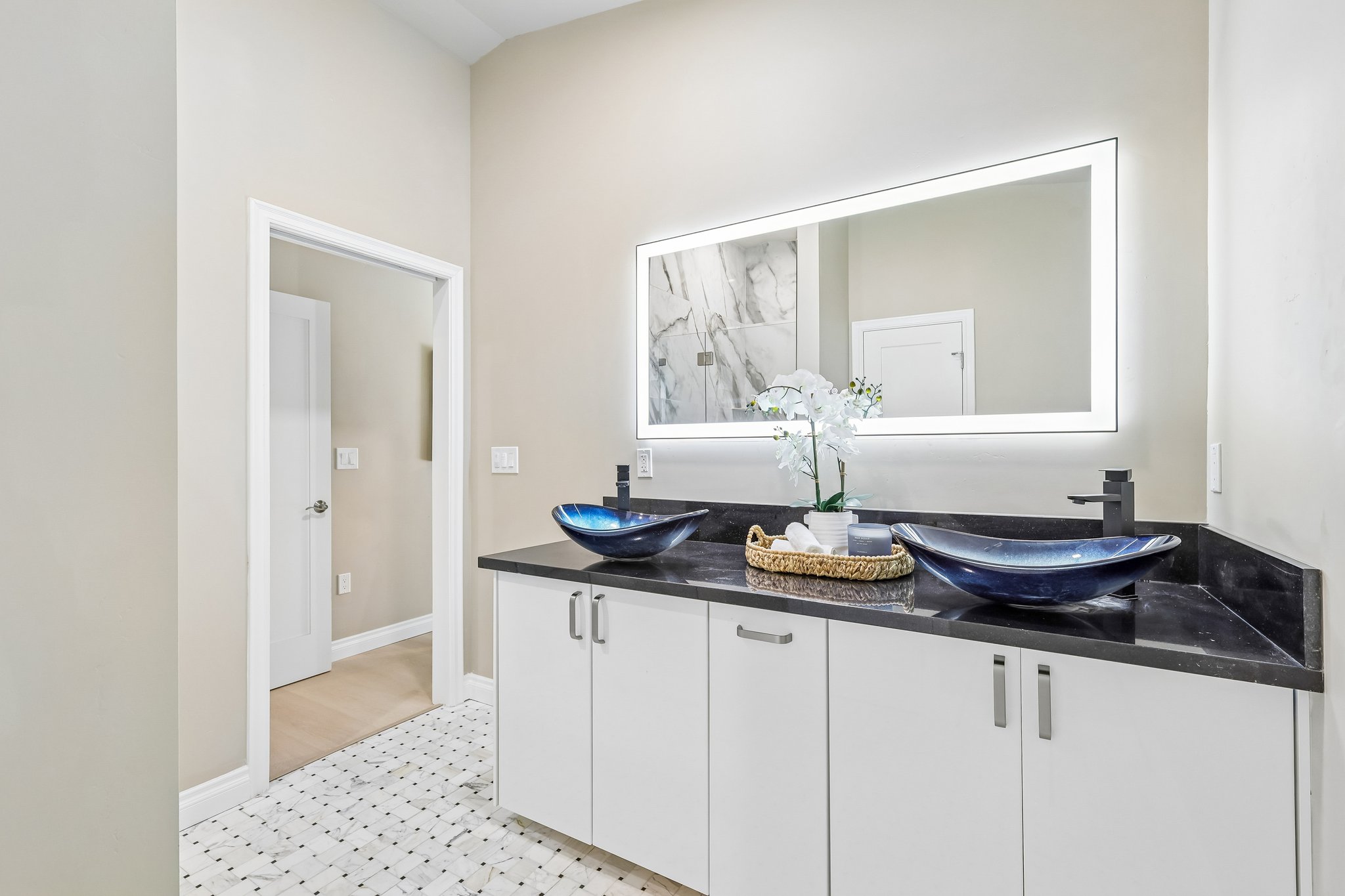 C Ave-S2909-026.jpg