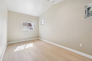 C Ave-S2909-038.jpg