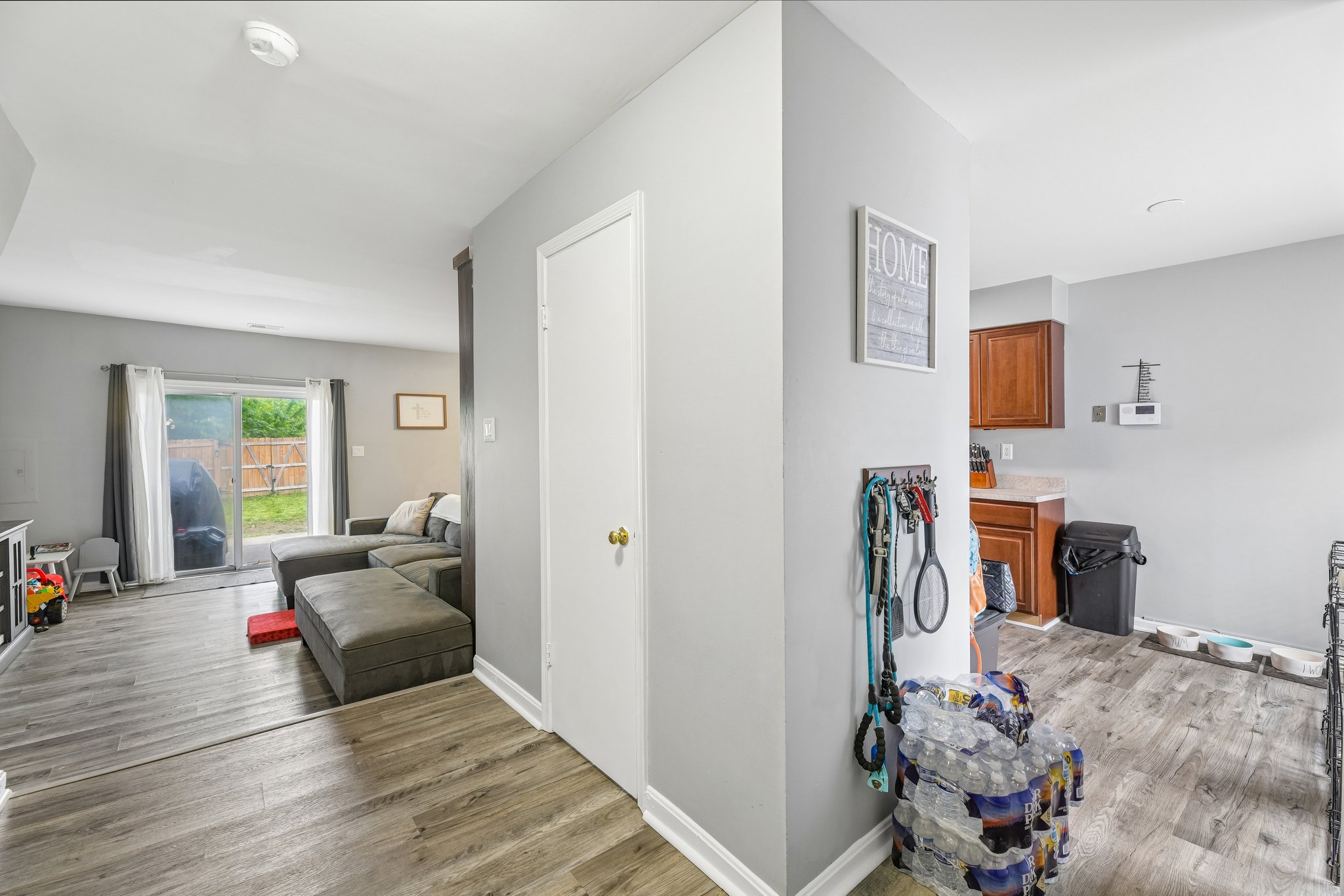 Holly Dr-S1105-005.jpg