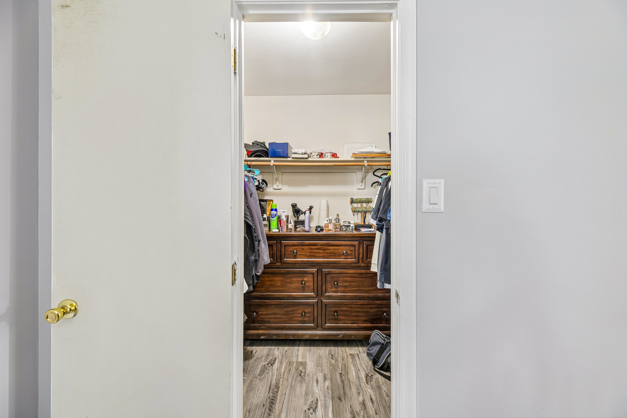 Holly Dr-S1105-032.jpg