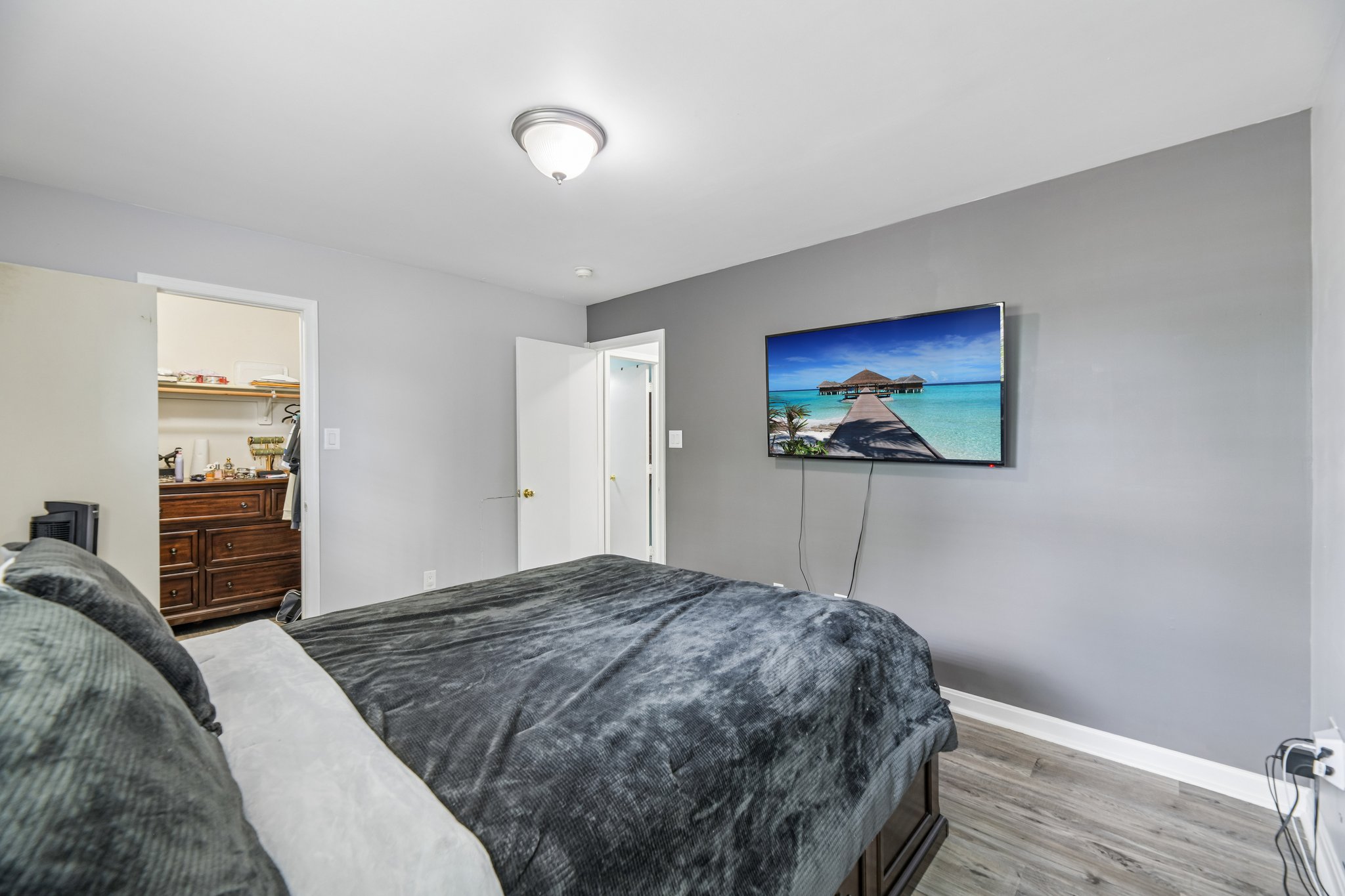 Holly Dr-S1105-039.jpg