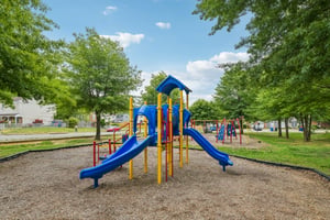 Holly Dr-1105-907.jpg