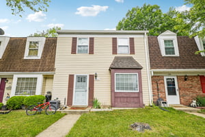 Holly Dr-S1105-001.jpg