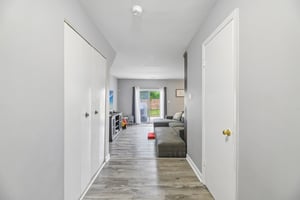 Holly Dr-S1105-004.jpg