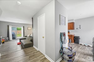 Holly Dr-S1105-005.jpg