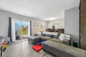 Holly Dr-S1105-011.jpg