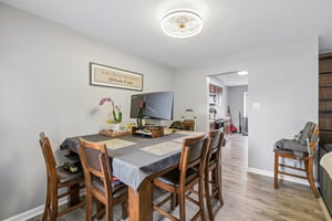 Holly Dr-S1105-017.jpg