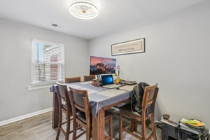 Holly Dr-S1105-019.jpg