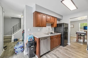 Holly Dr-S1105-020.jpg