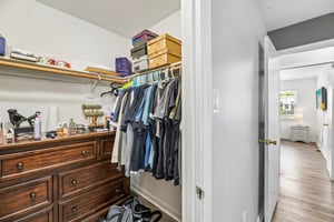 Holly Dr-S1105-033.jpg