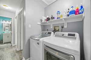 Holly Dr-S1105-050.jpg