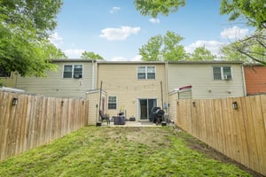 Holly Dr-S1105-057.jpg