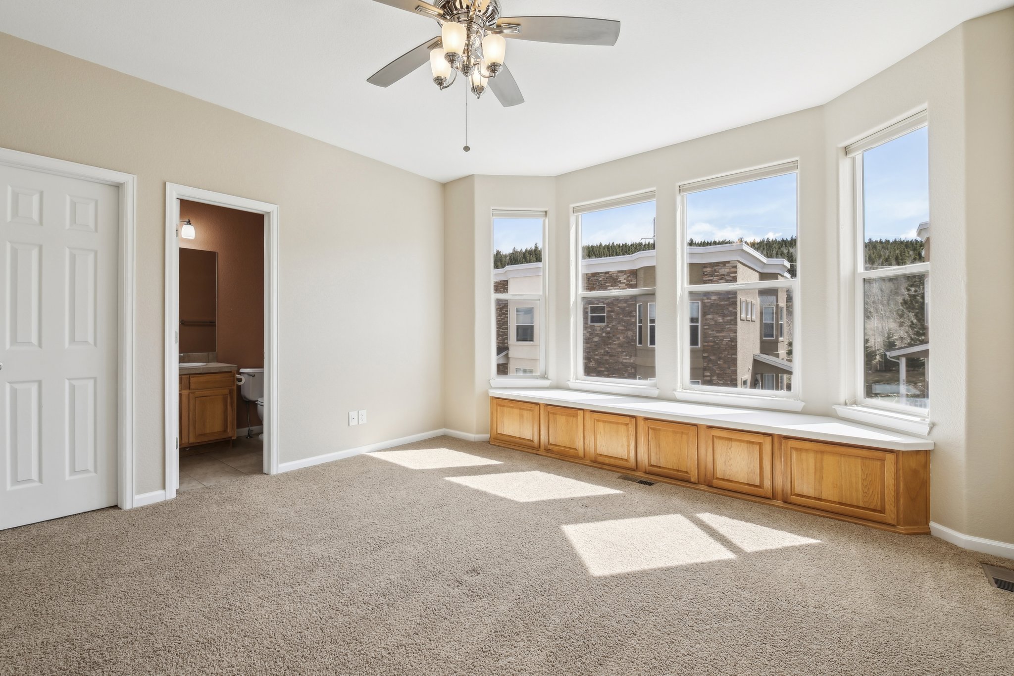 Vernon Dr-2904-025.jpg