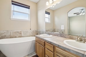 Vernon Dr-2904-021.jpg