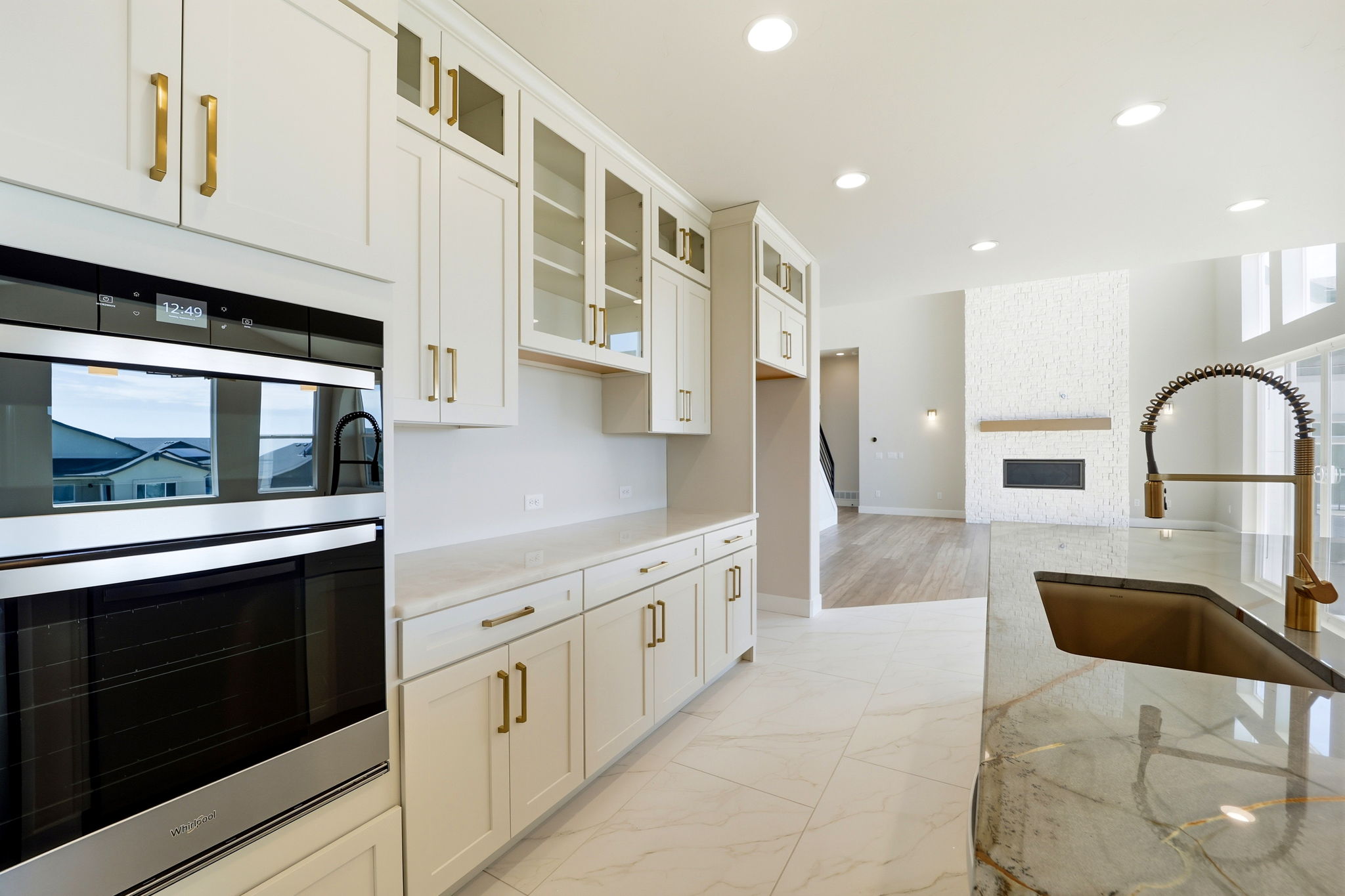 2V9A1851