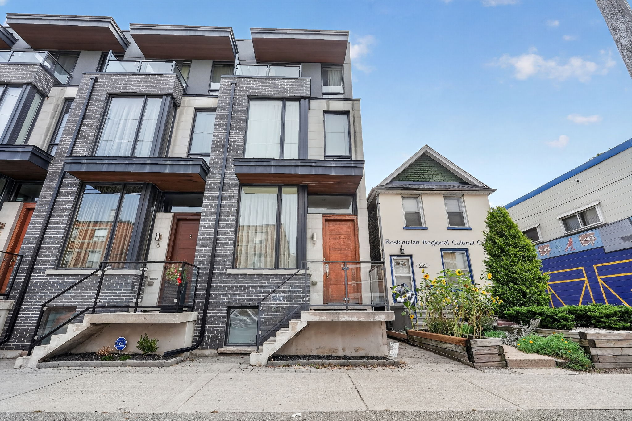 837 Broadview Ave TH07 Toronto, ON M4K 3Z1