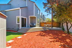  Photo 32
