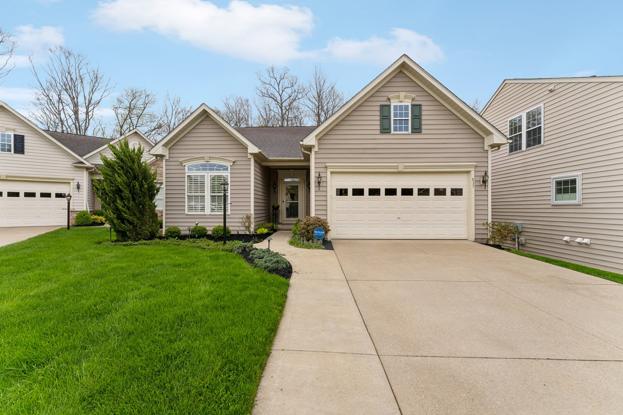 Willow Creek Dr-S0105-003.jpg