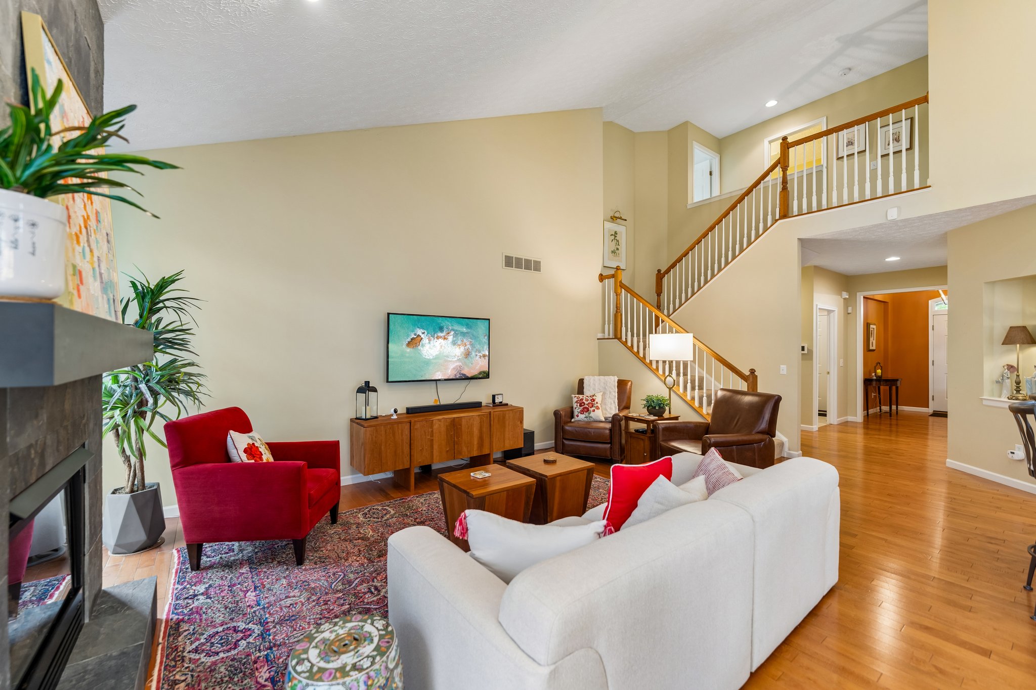 Willow Creek Dr-S0105-005.jpg