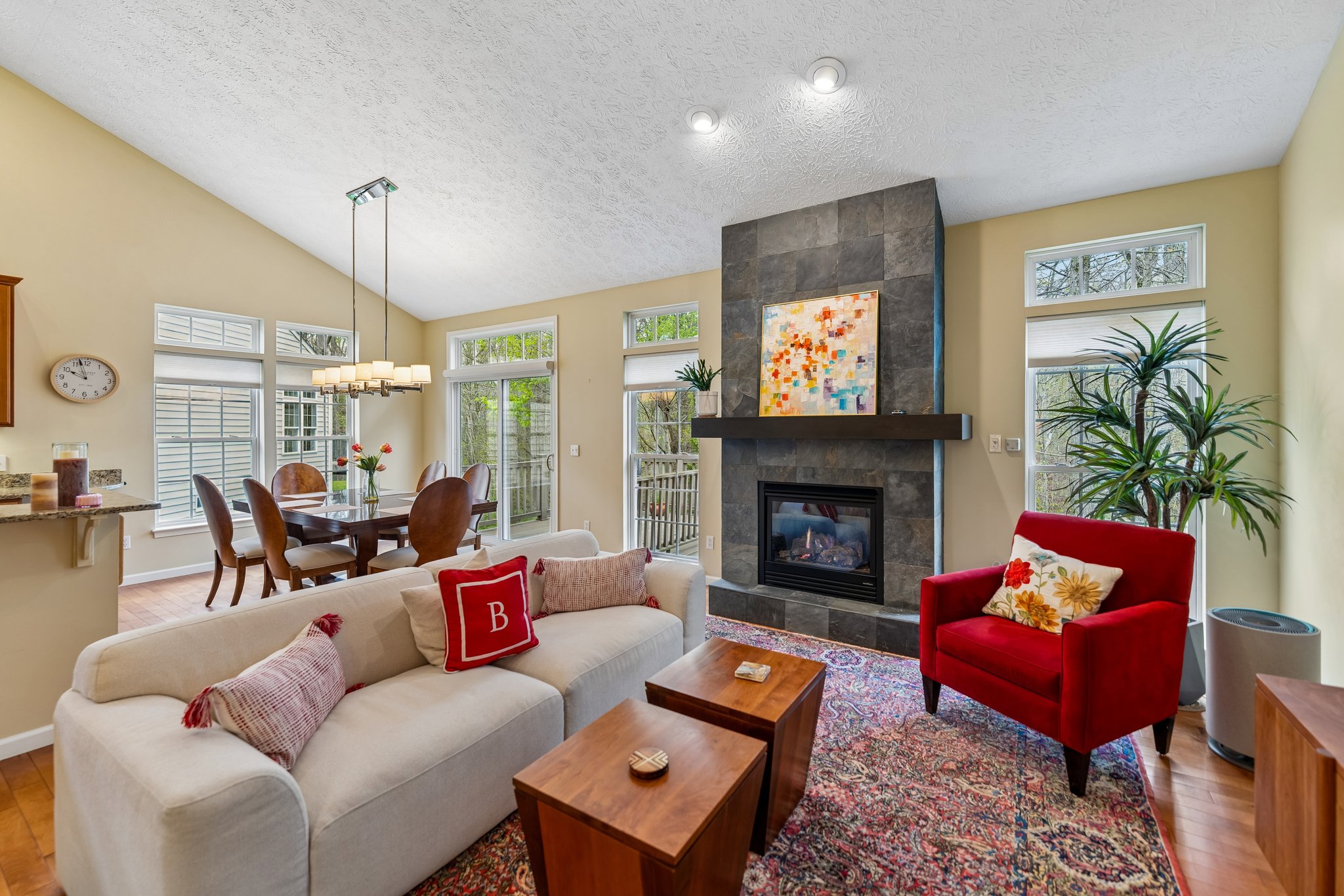 Willow Creek Dr-S0105-007.jpg
