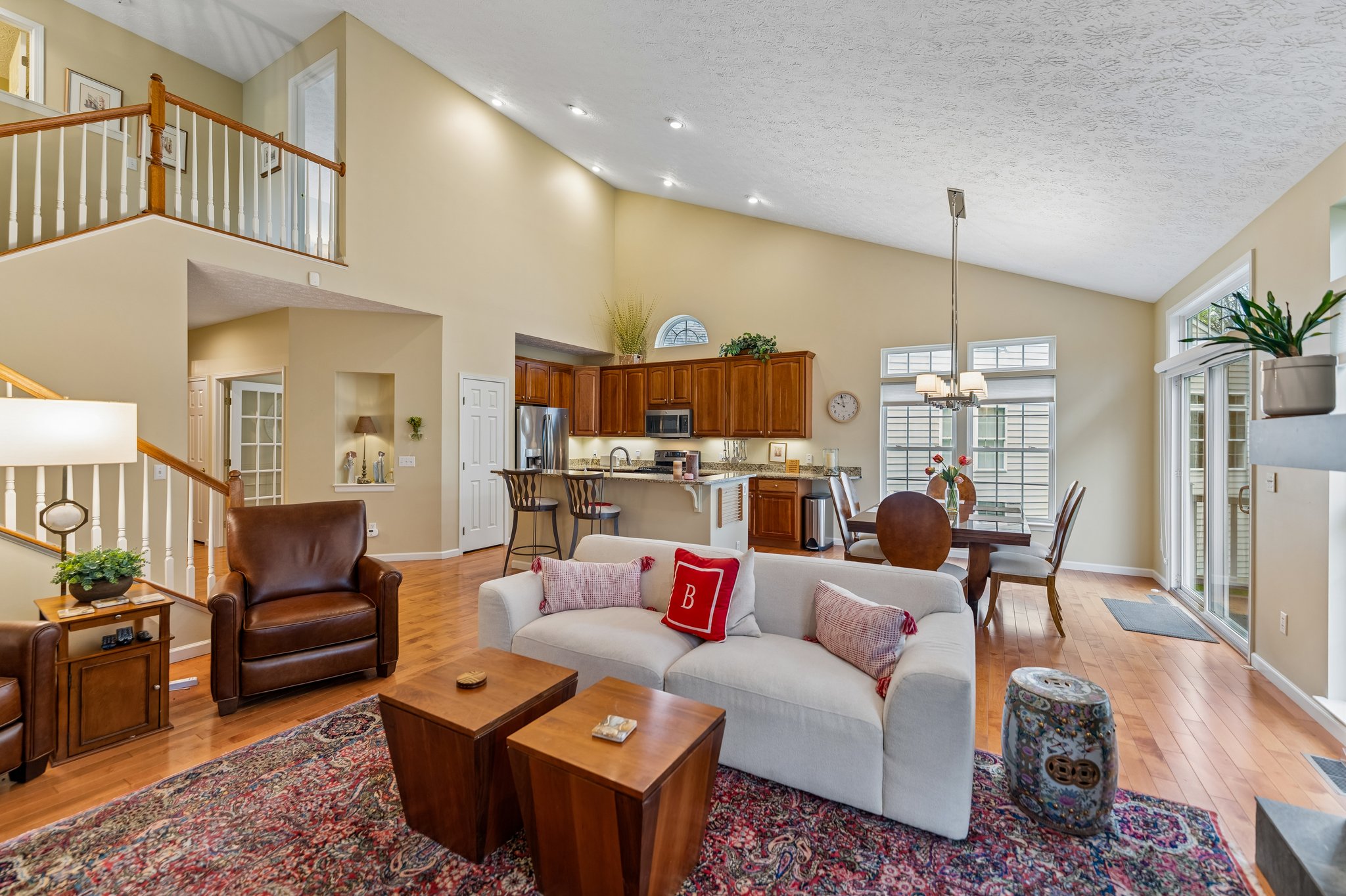 Willow Creek Dr-S0105-009.jpg