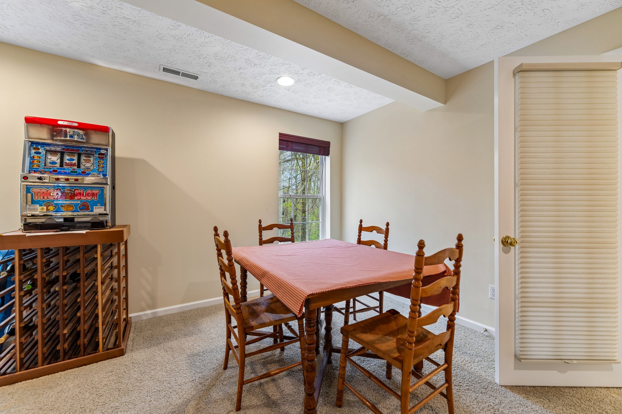 Willow Creek Dr-S0105-020.jpg