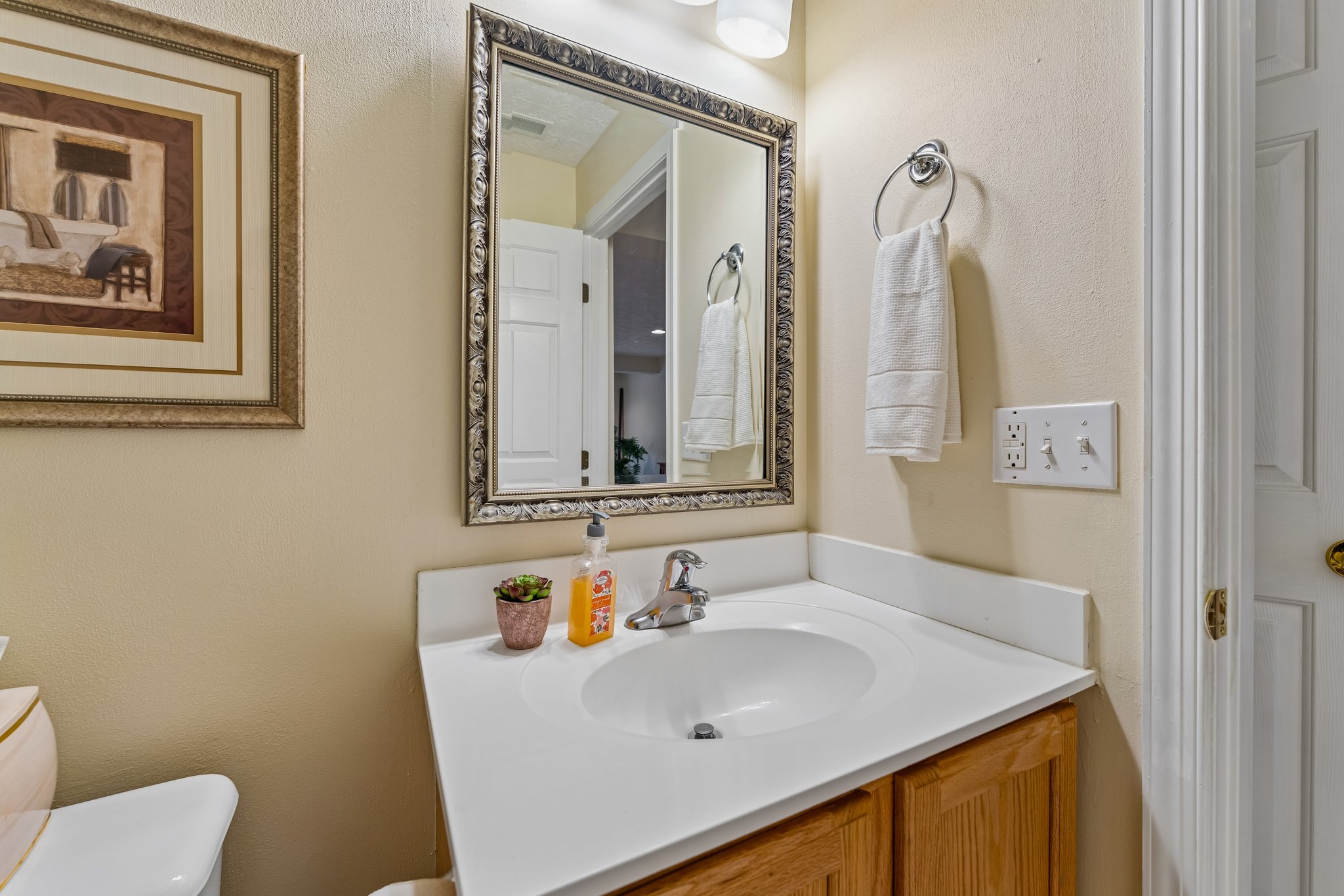 Willow Creek Dr-S0105-031.jpg