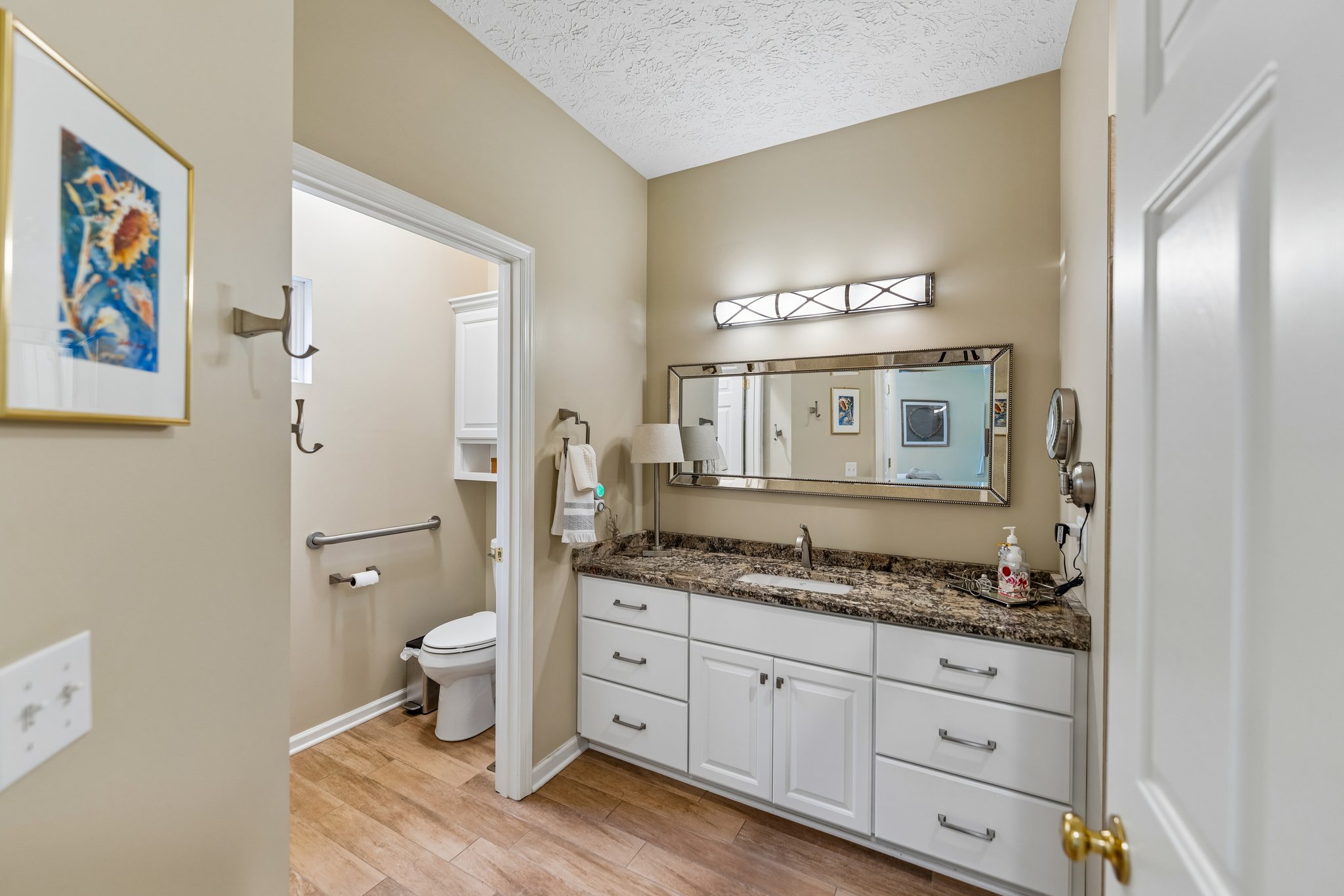 Willow Creek Dr-S0105-032.jpg