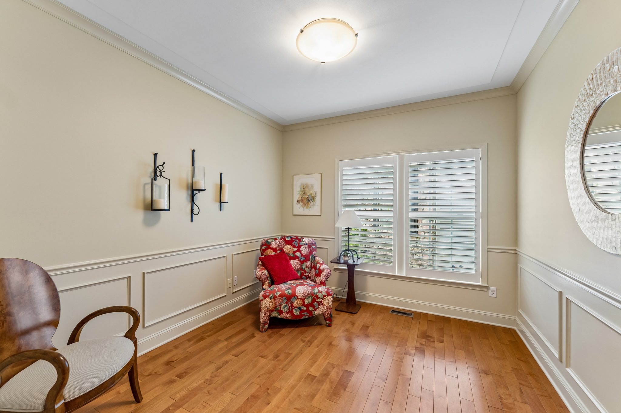 Willow Creek Dr-S0105-041.jpg