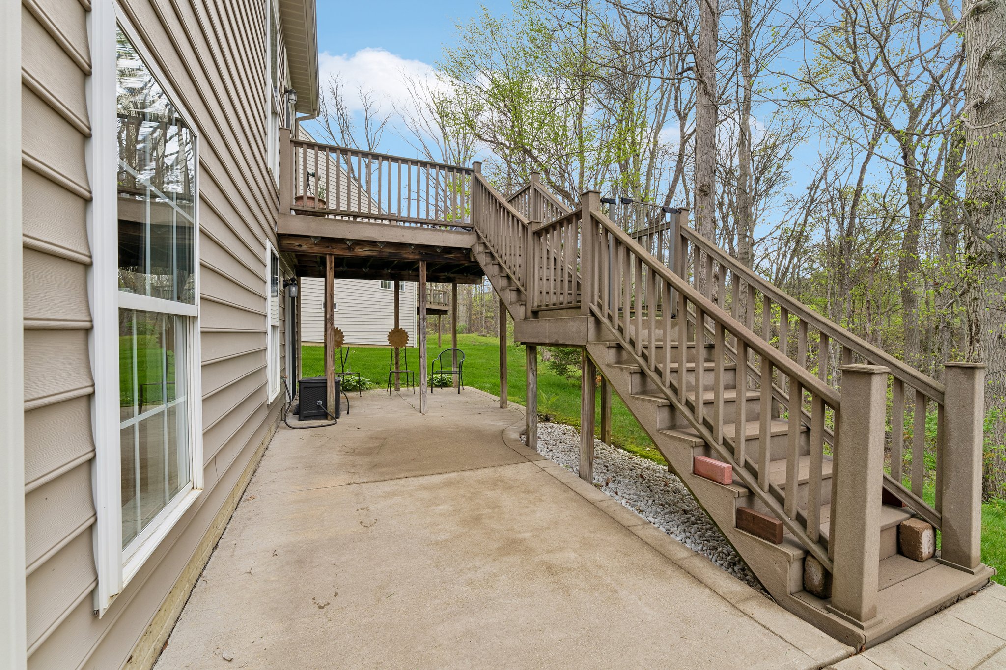 Willow Creek Dr-S0105-065.jpg