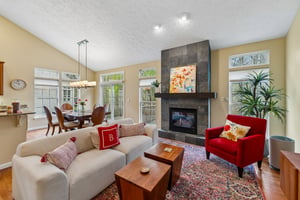 Willow Creek Dr-S0105-007.jpg