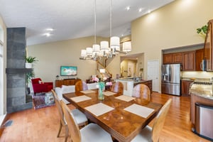 Willow Creek Dr-S0105-010.jpg