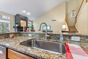 Willow Creek Dr-S0105-013.jpg