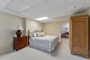 Willow Creek Dr-S0105-018.jpg
