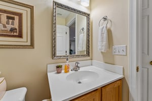 Willow Creek Dr-S0105-031.jpg