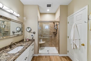 Willow Creek Dr-S0105-034.jpg