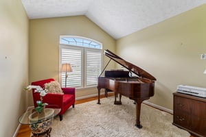 Willow Creek Dr-S0105-047.jpg